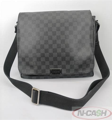 louis vuitton district messenger|Louis Vuitton damier Messenger bag.